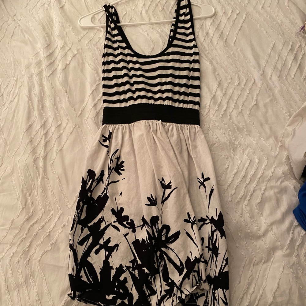 Women’s dress